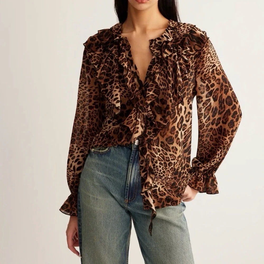 Commense Leopard Printed Ruffle Blouse NWT Size M - Picture 3 of 6